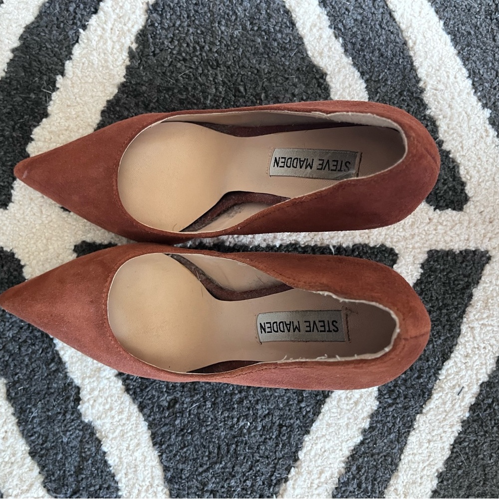 Steve Madden cognac camel pointed heels